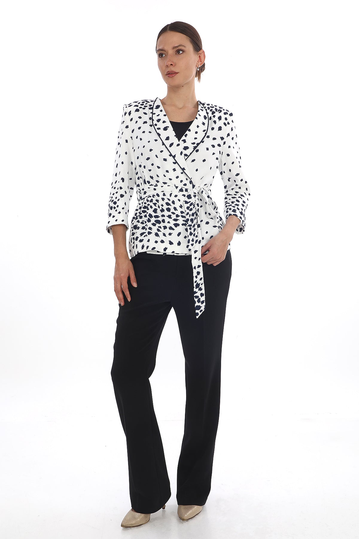 Desenli Kuşaklı Şık Blazer Ceket