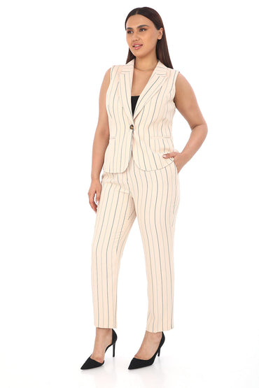 Sıfır Kollu Yelek ve Pantolon – Erkek Yaka Detaylı