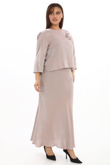 Çiçek Yakalı Sırtı Açık Bluz ve Uzun Etek İkili Kadın Takım