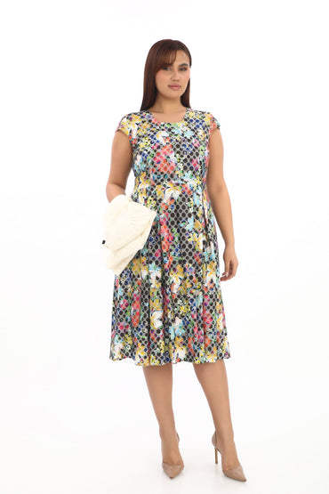 Beyaz Ceketli Çiçek Desenli Elbise Takımı