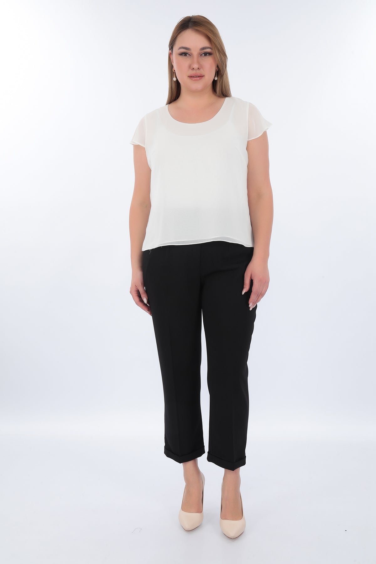 Stylish Jacket and Trouser Set with Stone Details