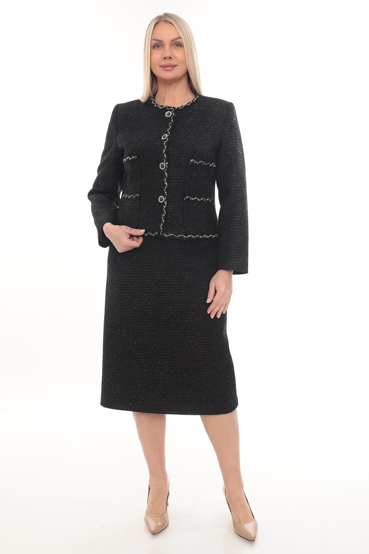 Siyah Düğme Detaylı Klasik Kadın Ceket & Etek Takımı (40–46 Beden)