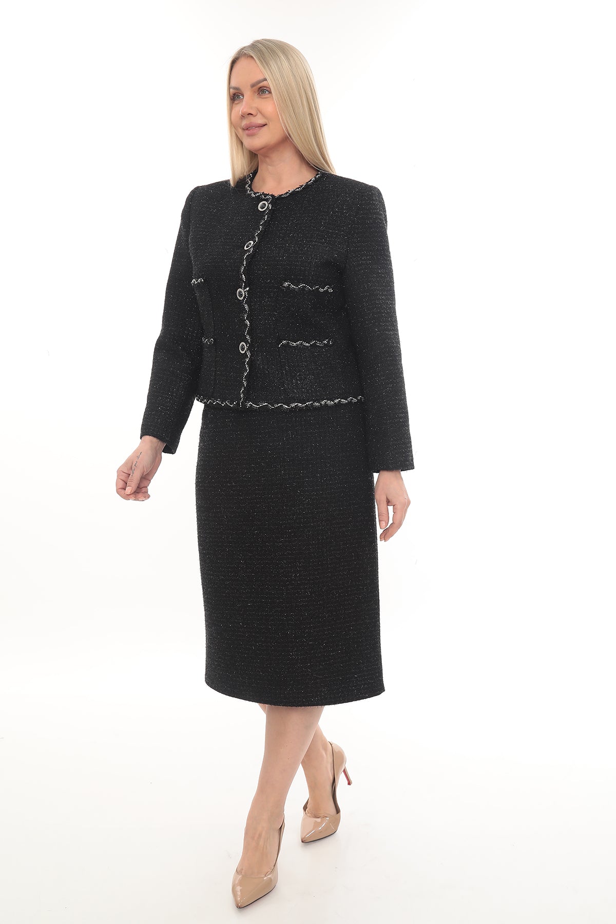 Siyah Düğme Detaylı Klasik Kadın Ceket & Etek Takımı (40–46 Beden)