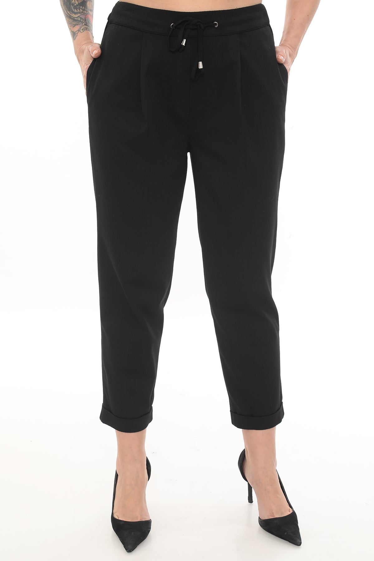 Kadın Siyah Rahat Kesim Beli Bağcıklı Tek Pantolon –  38-46 Beden