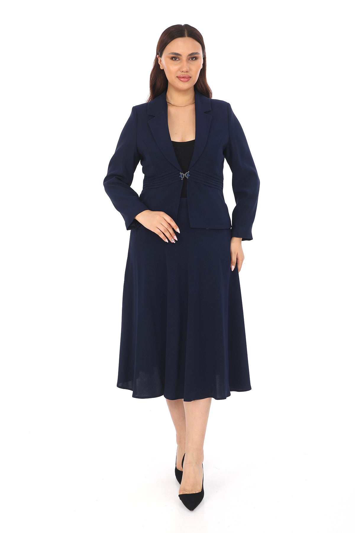 Önden Agraflı Hakim Yaka Ceket ve Uzun Kloş Etek