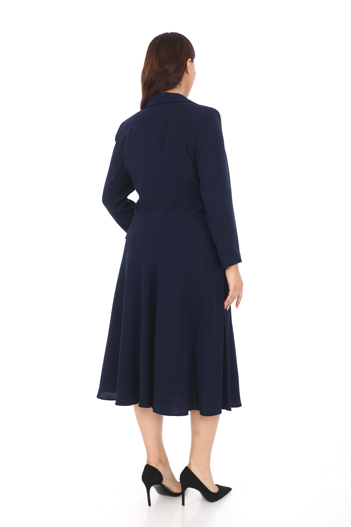 Önden Agraflı Hakim Yaka Ceket ve Uzun Kloş Etek